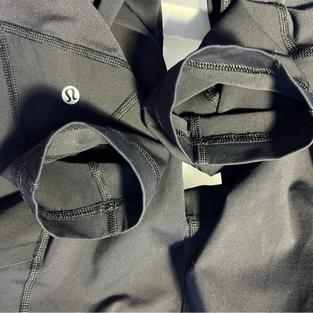 🖤Capri Drawcord Leggings | Rear Back Zipper Pocket & 2 Side Slip-In Pockets | 4